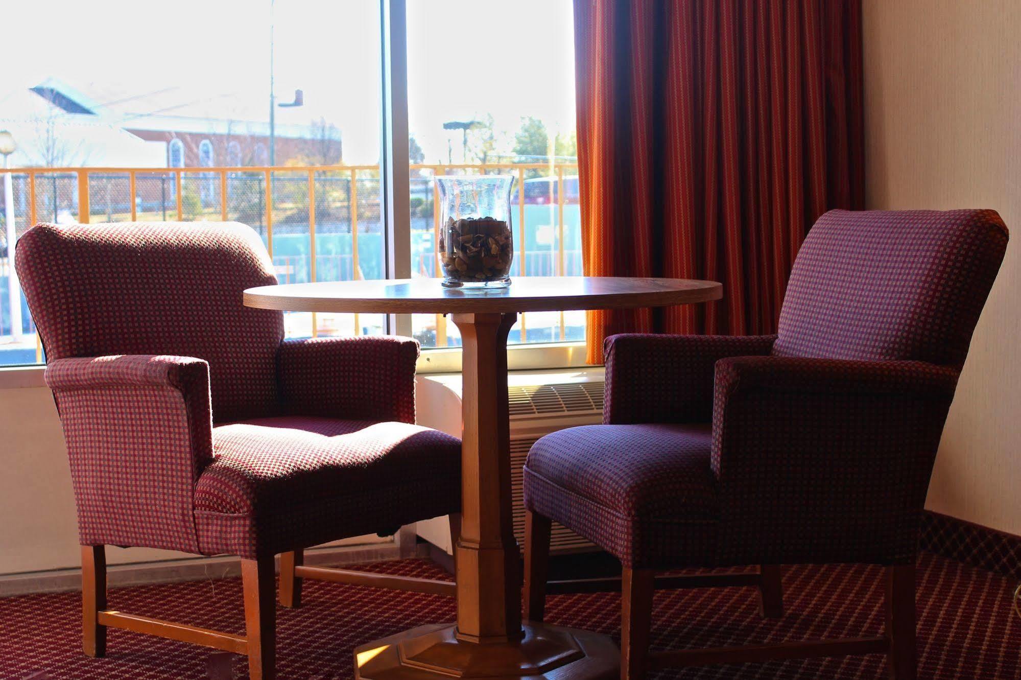 Regency Inn Richmond Dumbarton Exteriér fotografie